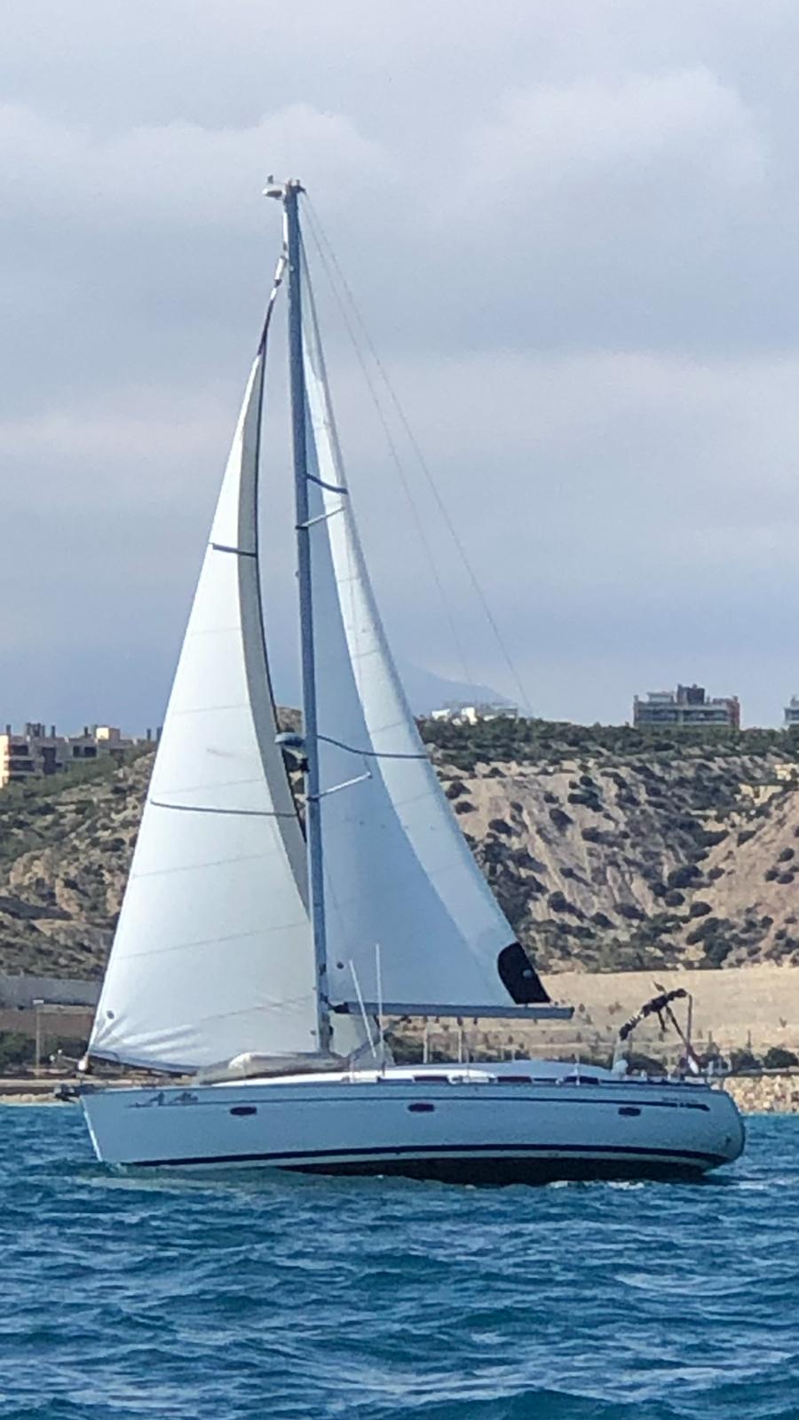 Nuestro Velero - Orion Charter - Alquiler de veleros en Alicante
